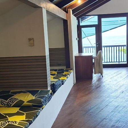 Отель Castaway Surf Retreat 1 Sekongkang Экстерьер фото