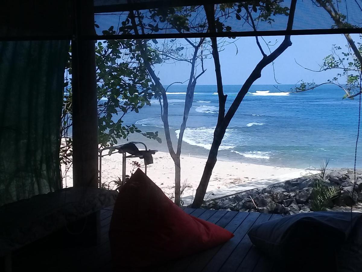 Отель Castaway Surf Retreat 1 Sekongkang Экстерьер фото