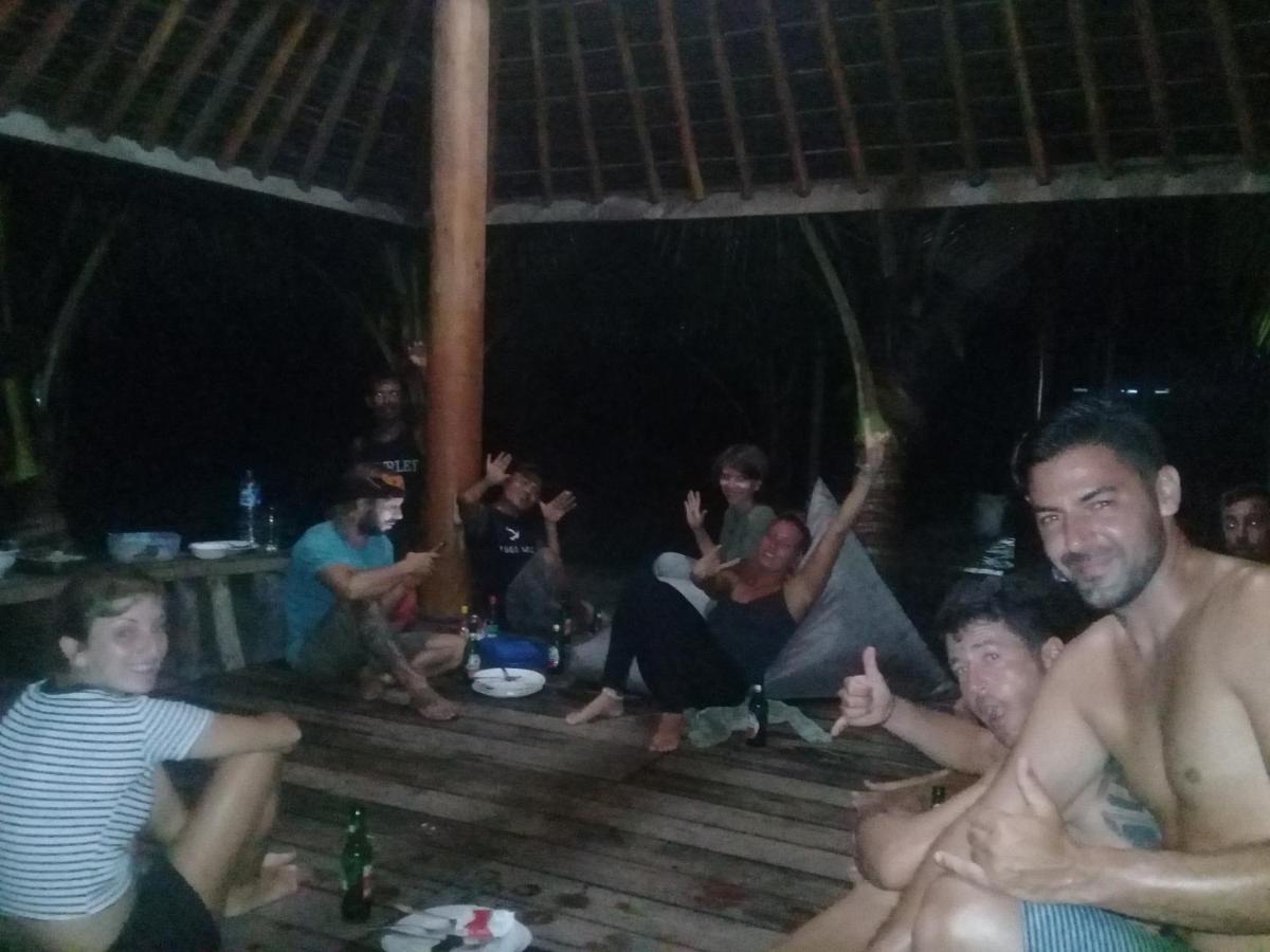 Отель Castaway Surf Retreat 1 Sekongkang Экстерьер фото