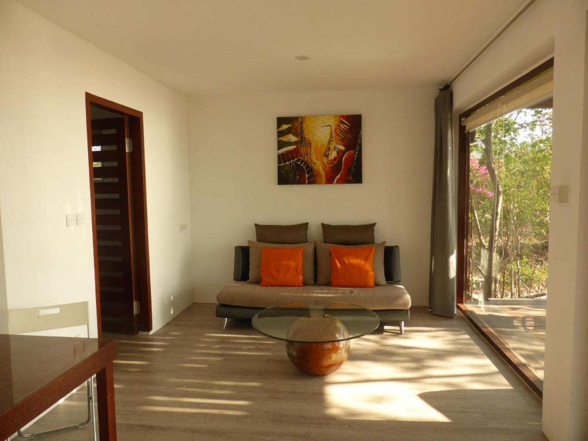 Отель Castaway Surf Retreat 1 Sekongkang Экстерьер фото