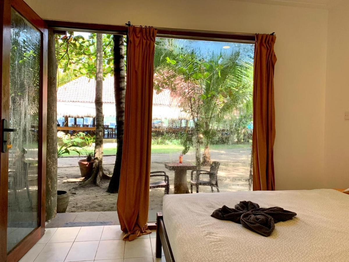 Отель Castaway Surf Retreat 1 Sekongkang Экстерьер фото